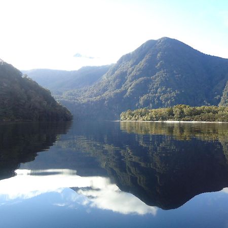 Shakespeare House Bed & Breakfast Te Anau Exterior foto