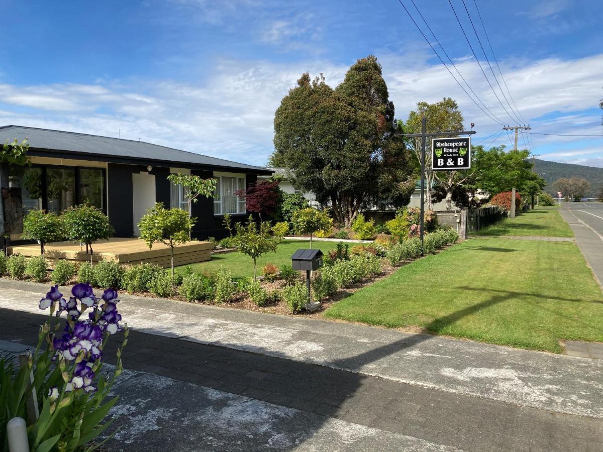 Shakespeare House Bed & Breakfast Te Anau Exterior foto