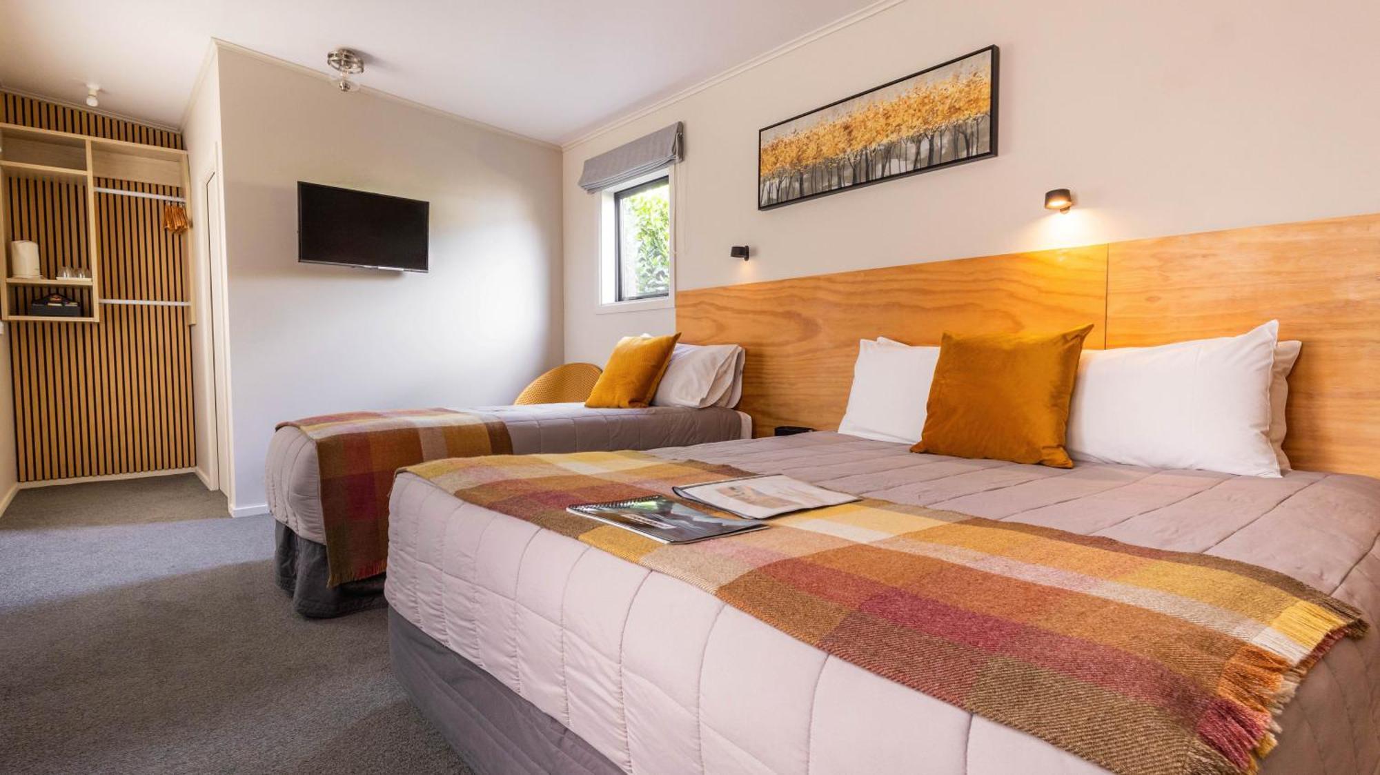 Shakespeare House Bed & Breakfast Te Anau Exterior foto