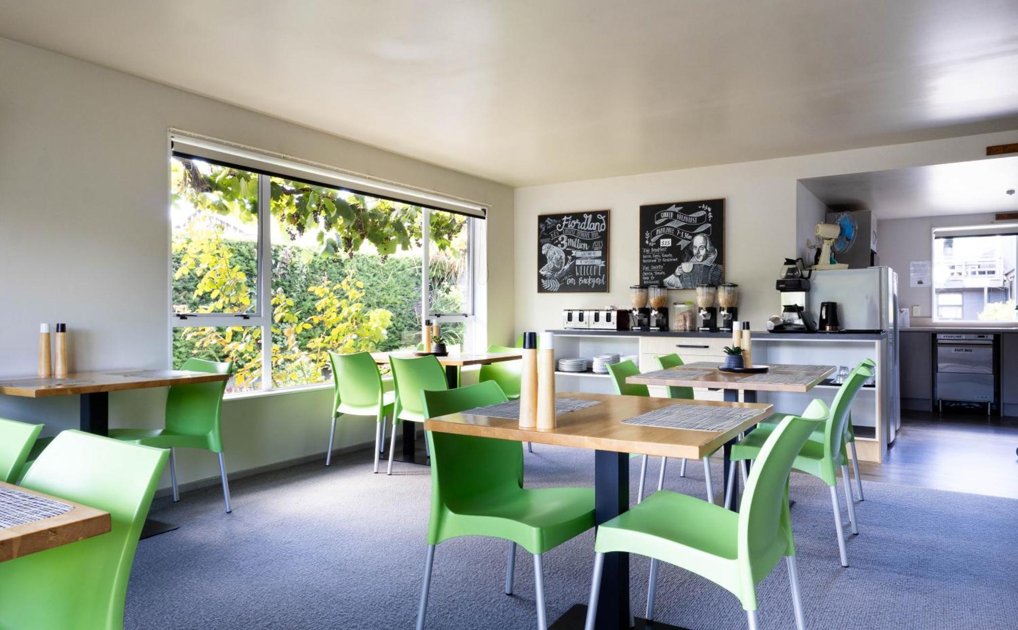 Shakespeare House Bed & Breakfast Te Anau Exterior foto