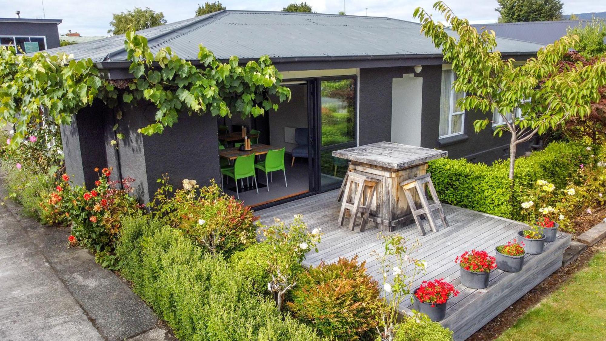 Shakespeare House Bed & Breakfast Te Anau Exterior foto